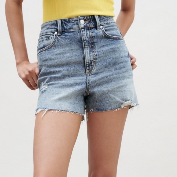 NEW! HP 🥳🥳🥳Zara Seamless Denim Shorts - Picture 8 of 13